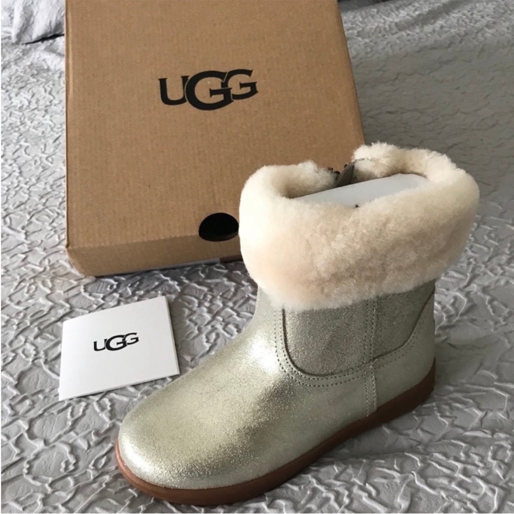 Girl UGG boots  11